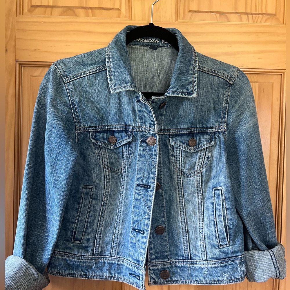 American Eagle Cropped Denim Jacket with Button Closure